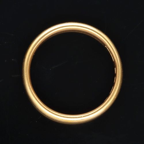 22ct Gold Wedding Ring. London 1926 image-3