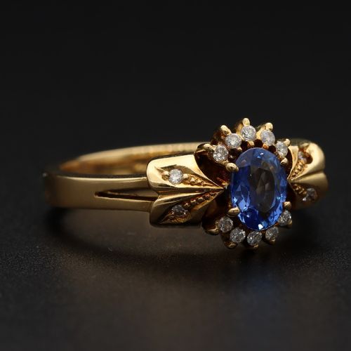 18ct Gold Sapphire & Diamond Ring image-1