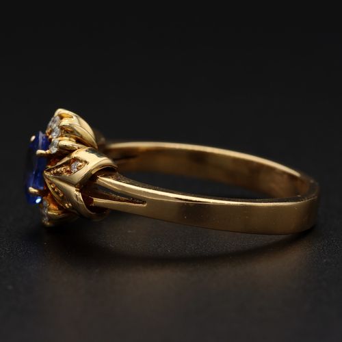 18ct Gold Sapphire & Diamond Ring image-3