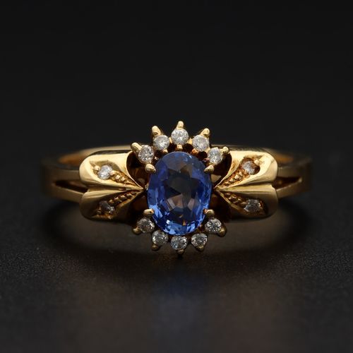 18ct Gold Sapphire & Diamond Ring image-2