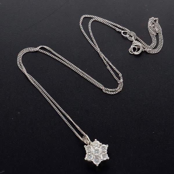 18ct White Gold Diamond Pendant
