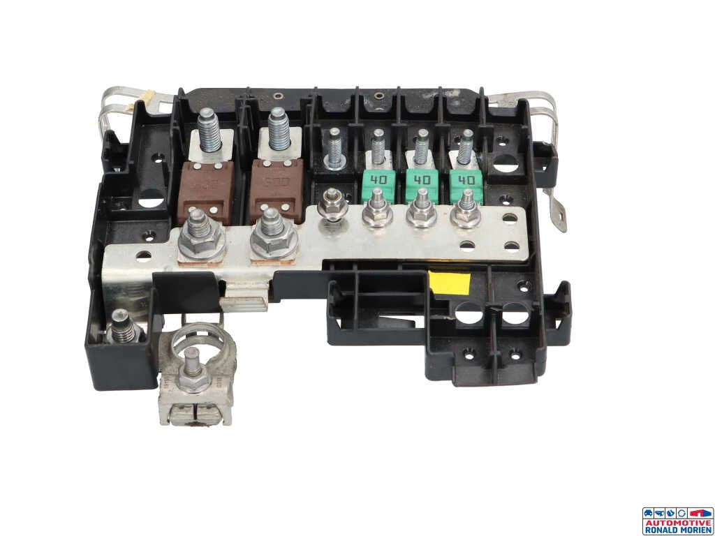 Used Fuse box Opel Movano 2.3 CDTi 16V FWD Price € 89,00 Inclusive VAT offered by Automaterialen Ronald Morien B.V.