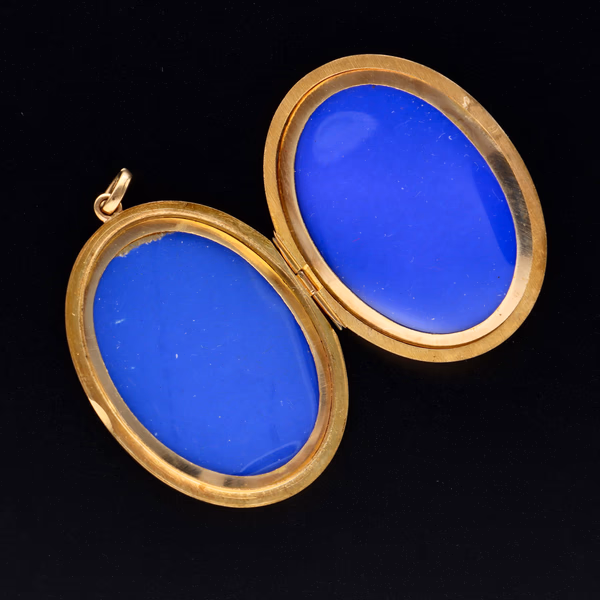9ct Yellow Gold Large Oval Floral Etched Locket
