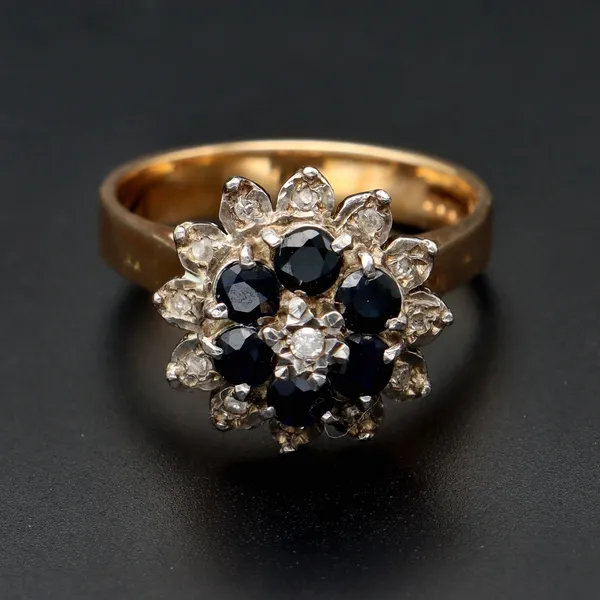9ct Gold Sapphire and Diamond Ring