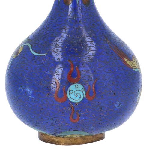 Small Chinese Qing Dynasty Cloisonné Vase image-5