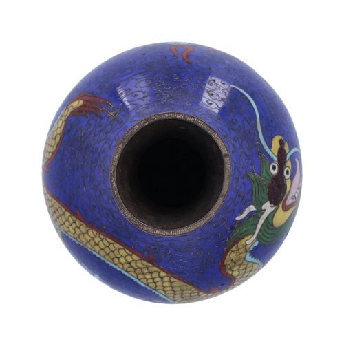 Small Chinese Qing Dynasty Cloisonné Vase image-6