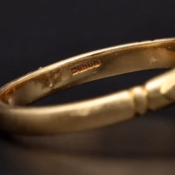 18ct Yellow Gold & Diamond Cluster Ring