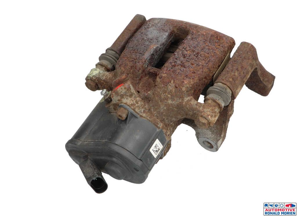 Used Rear brake calliper, left Volkswagen Tiguan (5N1/2) 1.4 TSI 16V Price € 49,00 Margin scheme offered by Automaterialen Ronald Morien B.V.