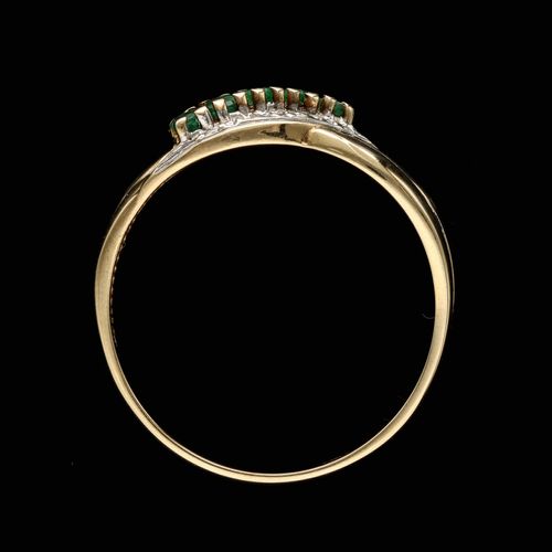 Gold Emerald Diamond Ring image-5