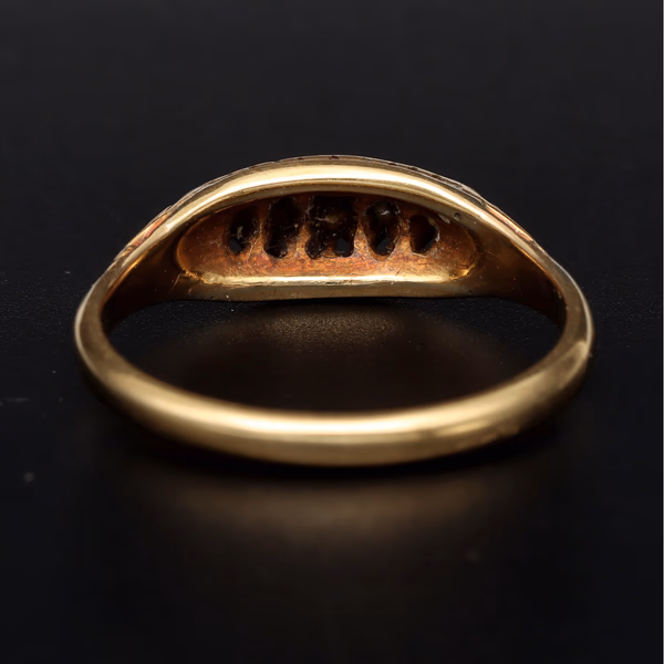 Large 18ct Gold Diamond Ring