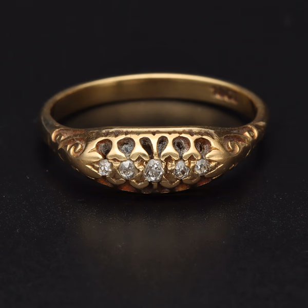 Large 18ct Gold Diamond Ring