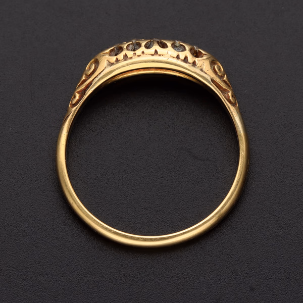 Large 18ct Gold Diamond Ring
