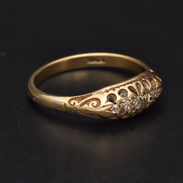Large 18ct Gold Diamond Ring