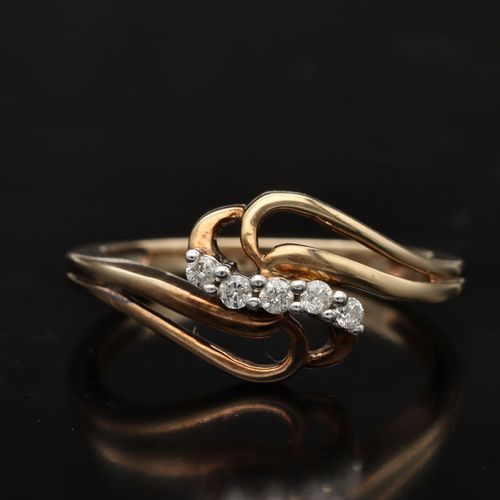 Unusual Gold Diamond Ring image-2
