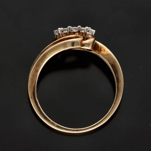 Unusual Gold Diamond Ring image-6