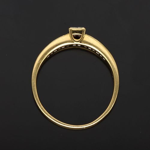 18ct Gold 0.25ct Diamond Ring image-6