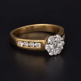 18ct Yellow Gold Diamond Cluster Ring