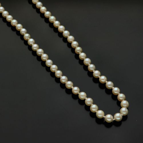 9ct Gold Clasp Re-Strung Cultured Pearls image-2