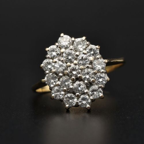 18ct Gold Diamond Cluster Ring image-2