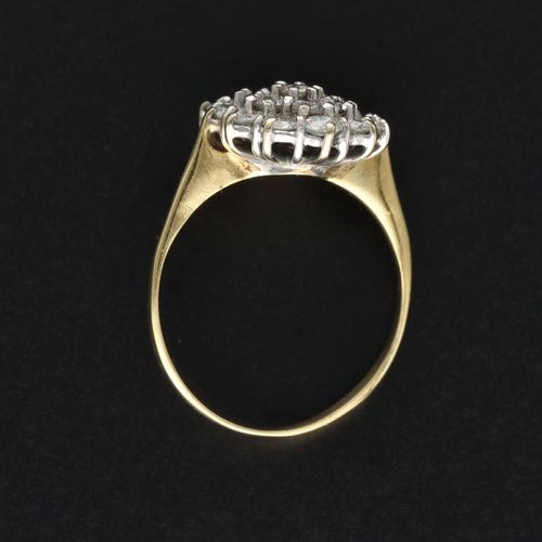 18ct Gold Diamond Cluster Ring image-6