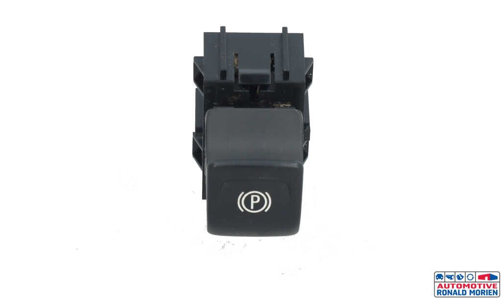 Used Parking brake switch Opel Astra K 1.2 Turbo 12V Price € 9,99 Inclusive VAT offered by Automaterialen Ronald Morien B.V.