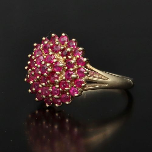 9ct Gold Ruby Cluster Ring image-3