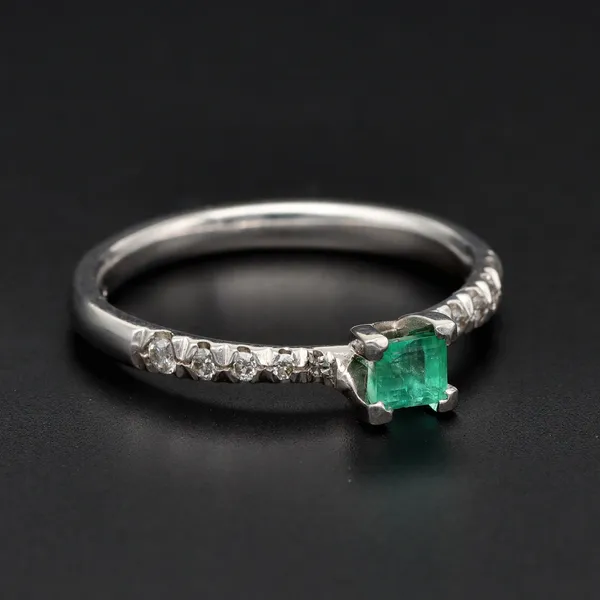 Gold Emerald Diamond Ring