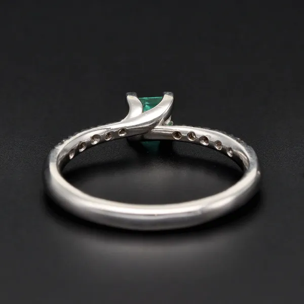 Gold Emerald Diamond Ring
