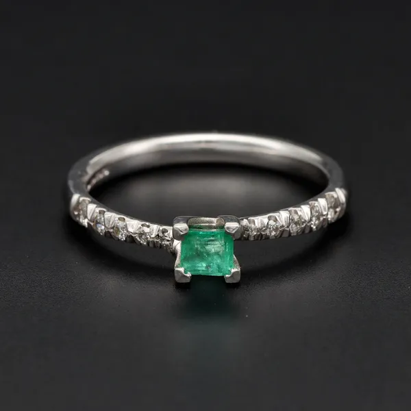 Gold Emerald Diamond Ring