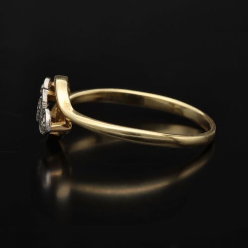 18ct Gold and Platinum Diamond Ring image-3