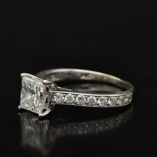 14ct Gold Diamond Ring image-3