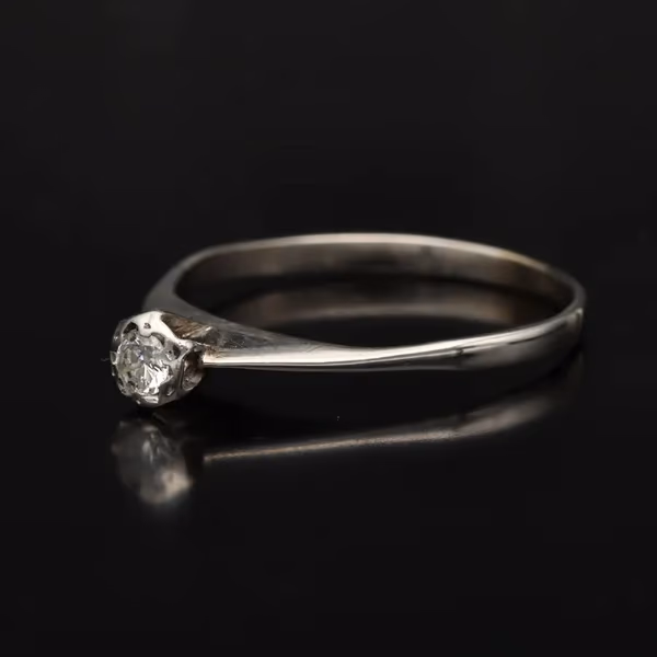 Retro White Gold 0.15ct Diamond Ring. London 1981