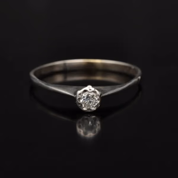 Retro White Gold 0.15ct Diamond Ring. London 1981