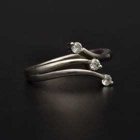 Stylish White Gold Diamond Ring