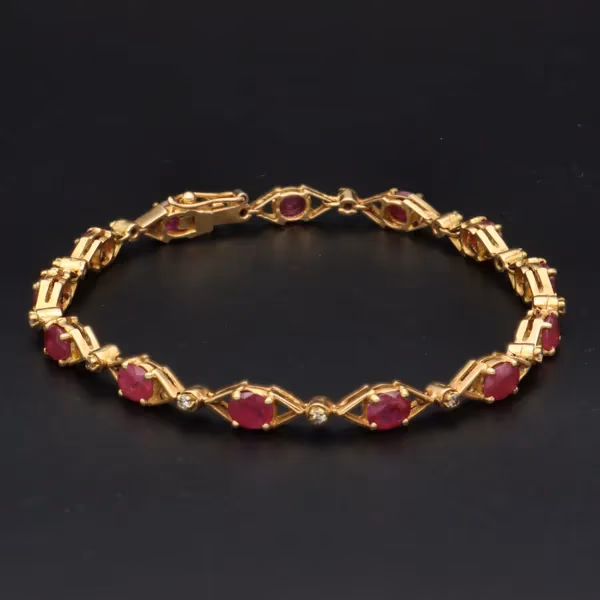 Heavy 18ct Yellow Gold 5.5ct Burmese Ruby & Diamond Bracelet