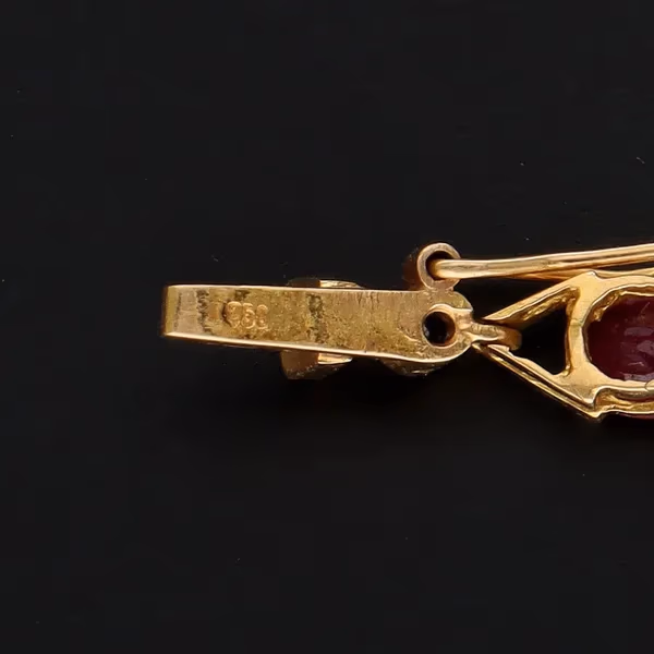 Heavy 18ct Yellow Gold 5.5ct Burmese Ruby & Diamond Bracelet