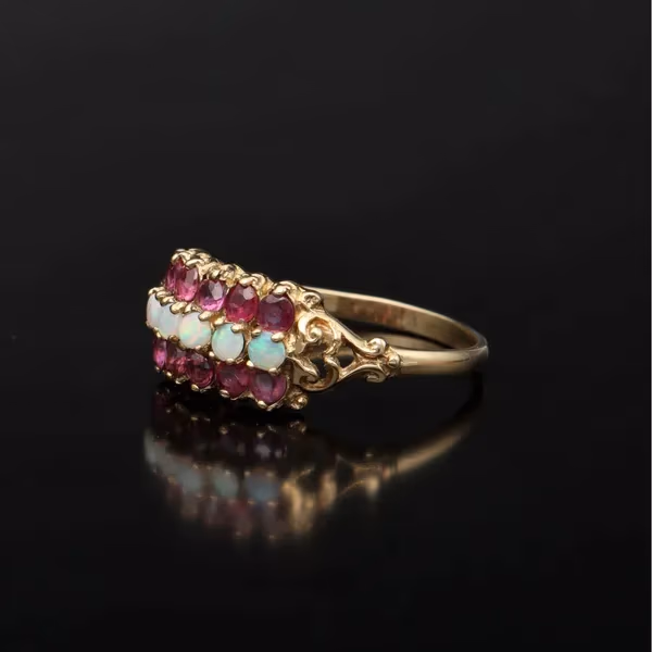 Vintage 9ct Gold Opal and Garnet Ring