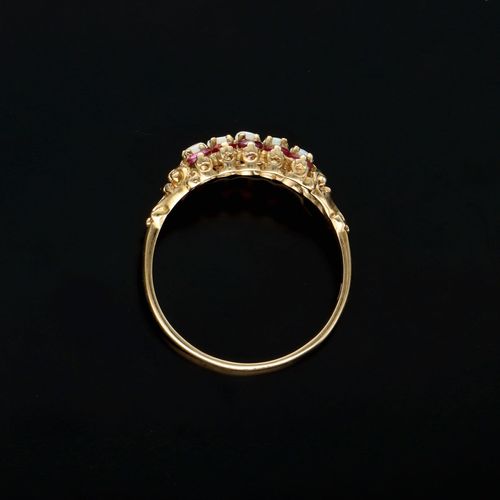 Vintage 9ct Gold Opal and Garnet Ring image-6