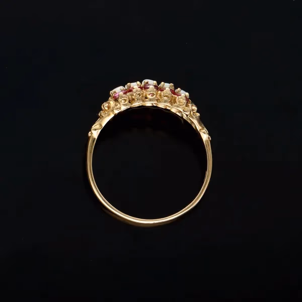 Vintage 9ct Gold Opal and Garnet Ring