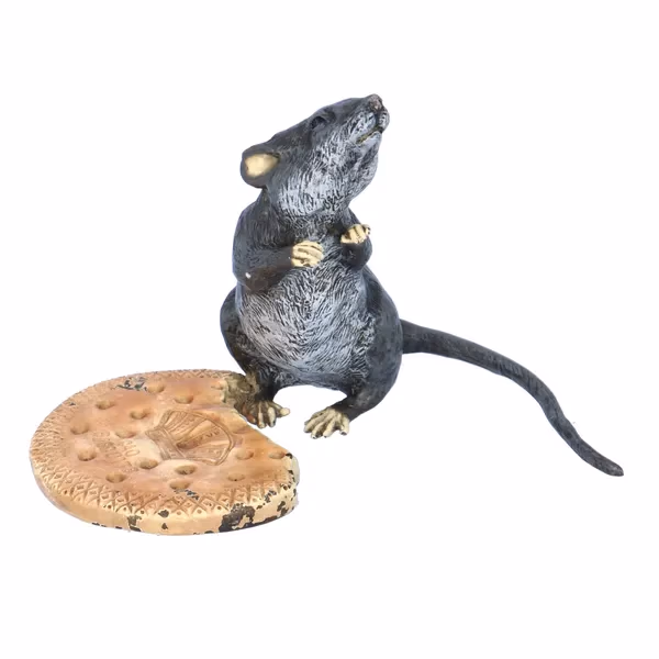 Bronze Rat With Cao Biscuit