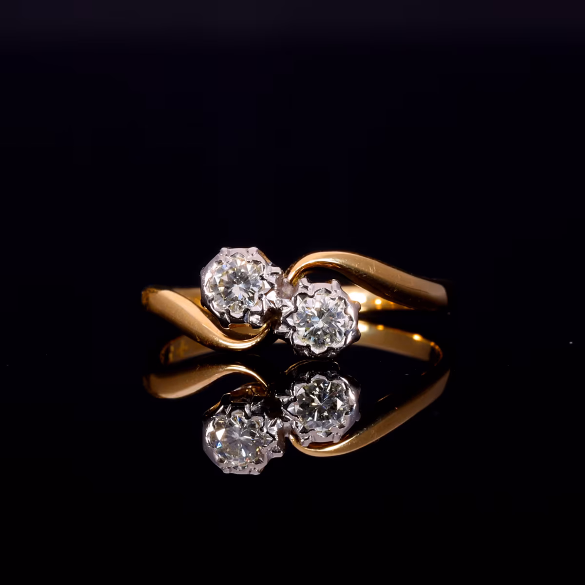 360° view of The Vintage Diamond Toi Et Moi Romance Ring