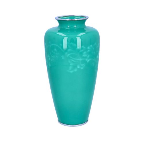 Japanese Emerald Enamel Vase from the Ando Jubei Worshop image-1