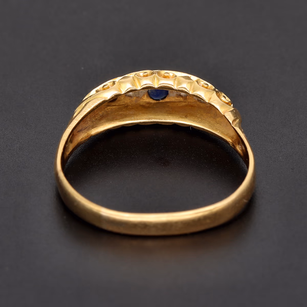 18ct Yellow Gold Victorian Sapphire & Diamond Ring