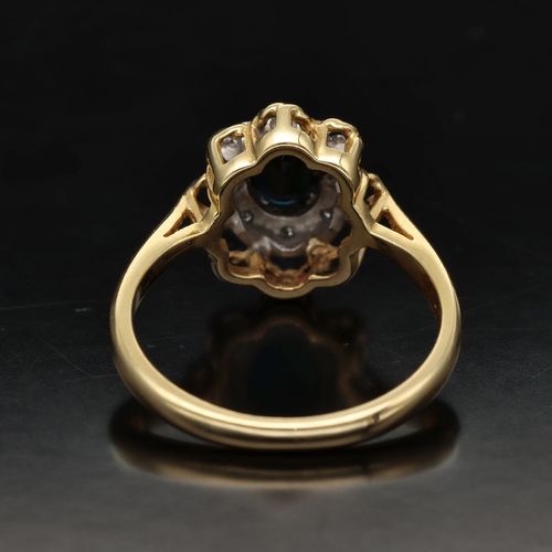 18ct Gold Sapphire Diamond Ring London 1971 image-5