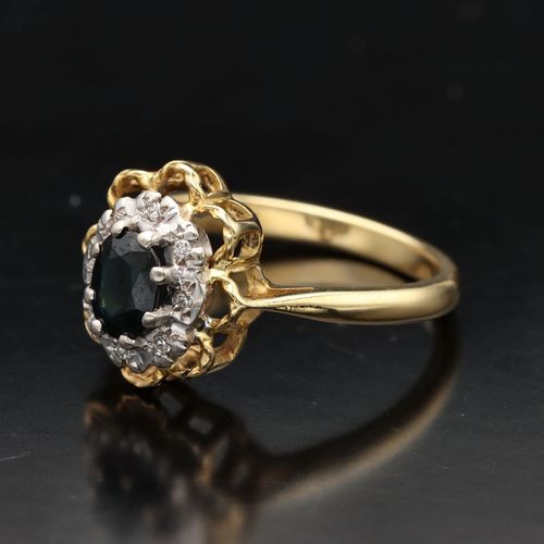 18ct Gold Sapphire Diamond Ring London 1971 image-3