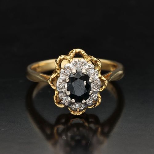 18ct Gold Sapphire Diamond Ring London 1971 image-2