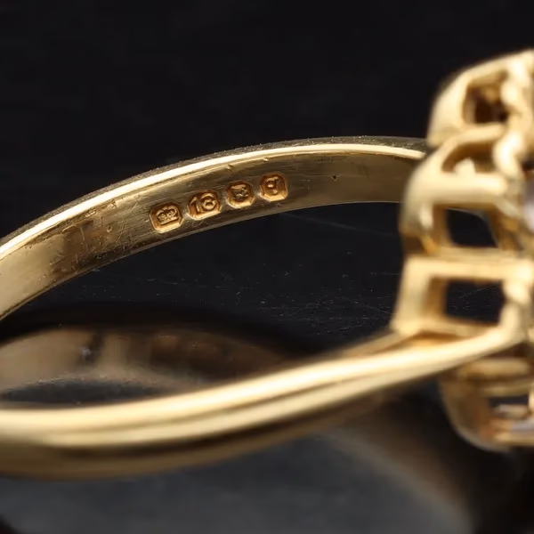 18ct Gold Sapphire Diamond Ring London 1971