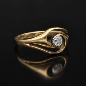 18ct Gold Platinum Diamond Ring.