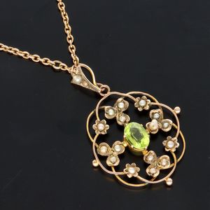 9ct Gold Peridot and Seed Pearl Necklace