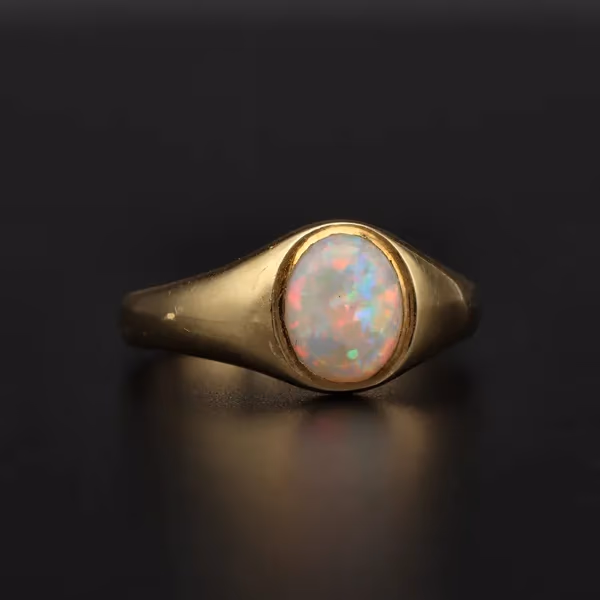 Very Heavy 18ct Gold Opal Ring